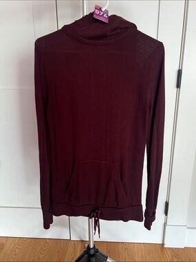 lululemon athletica Women's Burgundy Long-Sleeve Hoodie Sweater